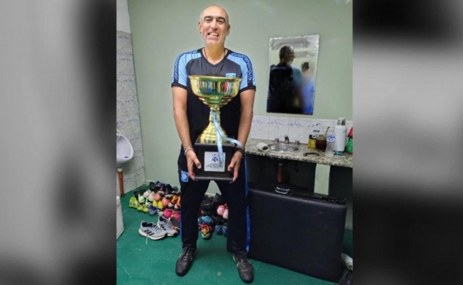 DISFRUTANDO. Luego de un a&ntilde;o duro, lleg&oacute; el merecido premio para Delfino.