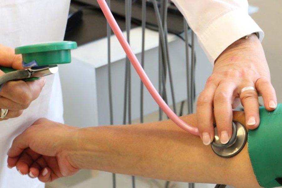 Tanto los m&eacute;dicos generales como los m&eacute;dicos especialistas, se esfuerzan en brindar a las personas lo mejor de ellos mismos, con el &uacute;nico fin de recuperar la salud y bienestar.