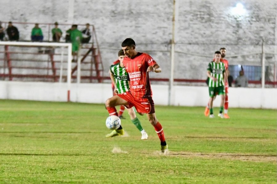 SIGUE DULCE. Ferro se meti&oacute; en la final.