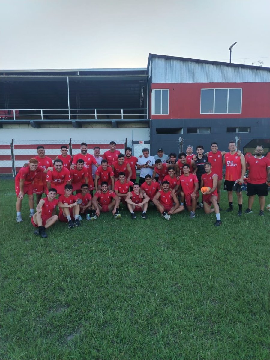 LA ULTIMA FUNCION. El plantel luego del entrenamiento realizado el d&iacute;a anterior al encuentro de vuelta en Formosa con San Mart&iacute;n.