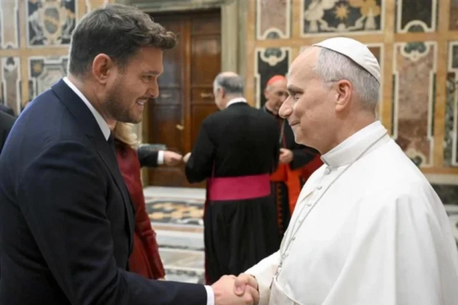 Michael Bouvl&eacute; y Le&oacute;n XIV durante el encuentro.