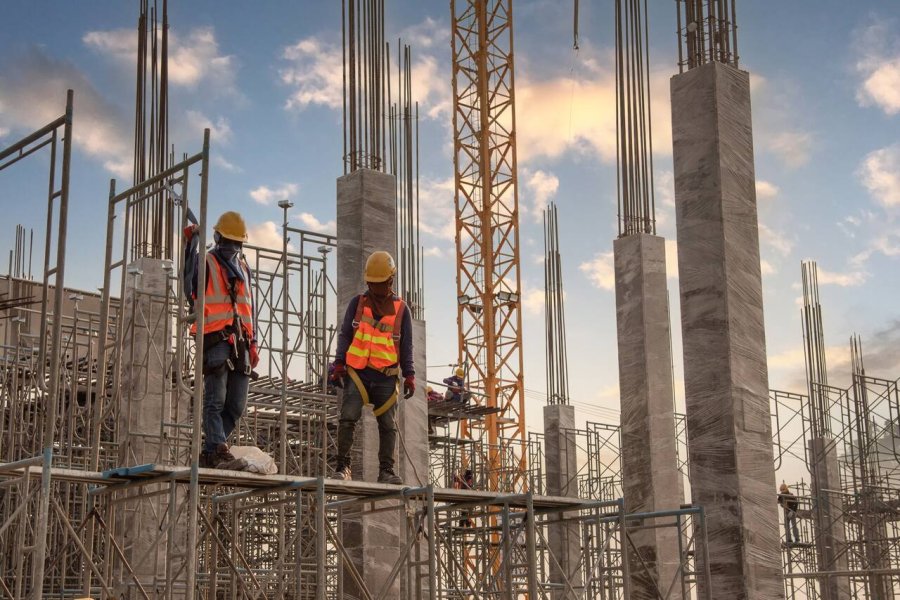 REPUNTA. Mientras la construcci&oacute;n se posicion&oacute; en terreno positivo con una suba del 8% interanual, la actividad manufacturera no logra repuntar y marc&oacute; su cuarto mes consecutivo a la baja.