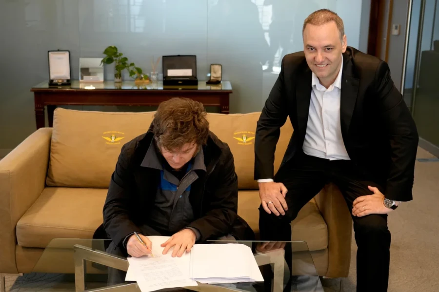 El Presidente Javier Milei regres&oacute; de Oslo y firm&oacute; los proyectos que el Gobierno enviar&aacute; al Congreso.