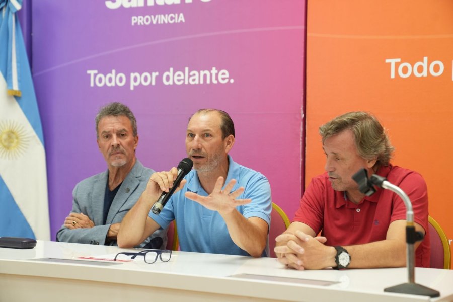 DETALLES. Fernando Maletti durante la conferencia de prensa.
