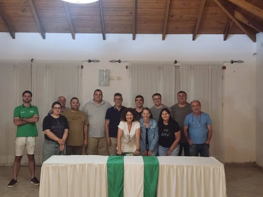 Los integrantes de la nueva conducci&oacute;n unionista.