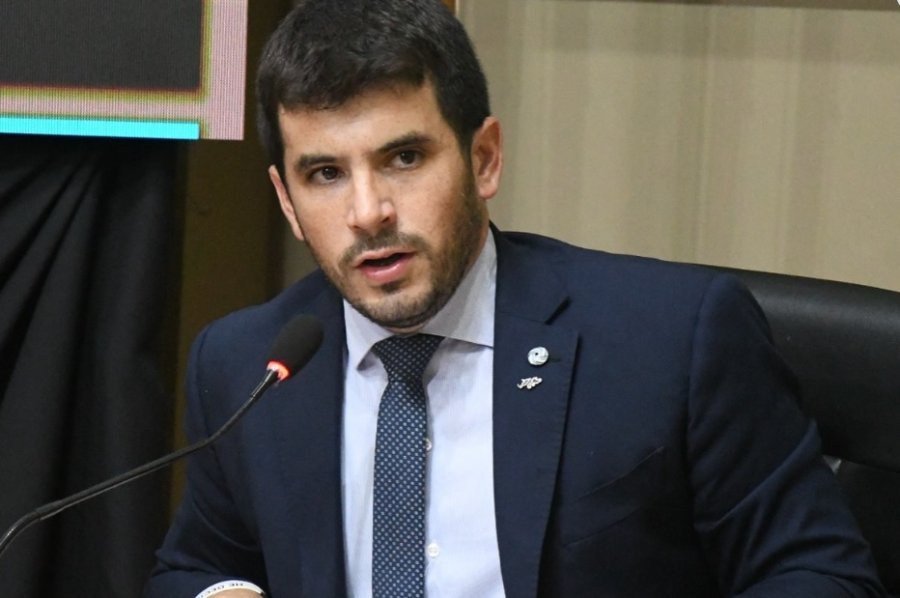 LEONEL CHIARELLA. El flamante nuevo titular del radicalismo es intendente de Venado Tuerno, donde asumi&oacute; cuando ten&iacute;a 30 a&ntilde;os.