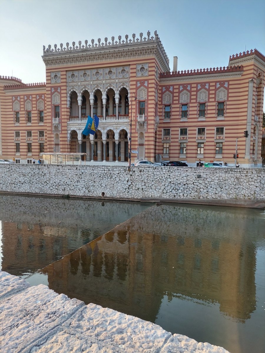 Ayuntamiento de Sarajevo en la Rep&ugrave;blica de Bosnia Herzegovina.
