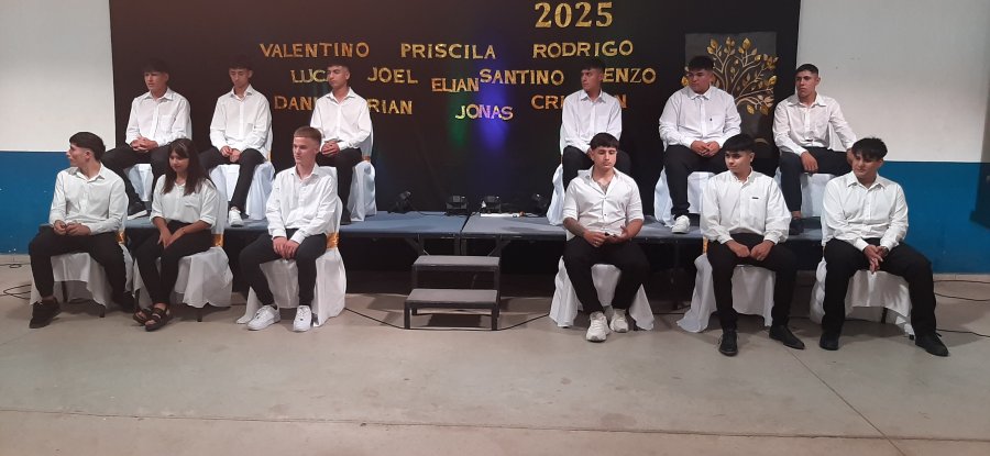Grupo que concluy&oacute; su formaci&oacute;n de nivel medio.