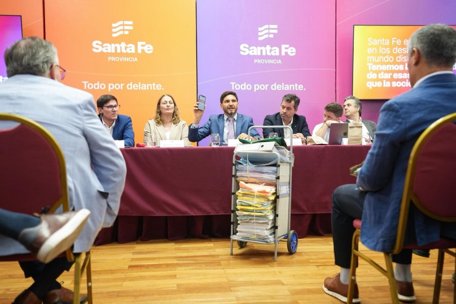 EN ROSARIO. Uno de los ejes centrales de la reuni&oacute;n de Gabinete que encabez&oacute; el gobernador fue la digitalizaci&oacute;n del Estado provincial.