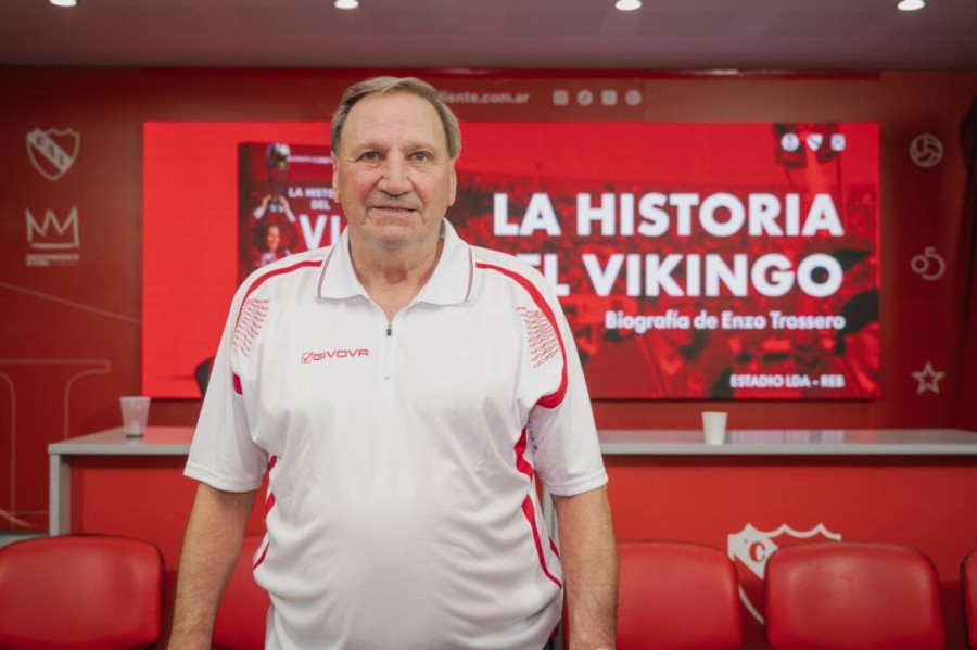 MERECIDO HOMENAJE. Enzo Trossero, s&iacute;mbolo de Independiente.