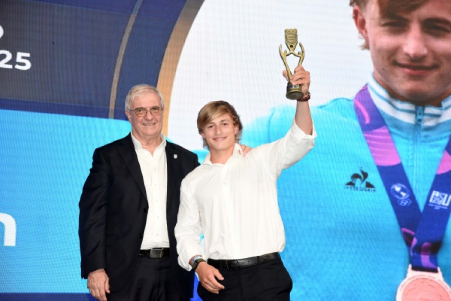 PRESENTE. Vergauven, feliz con su premio.