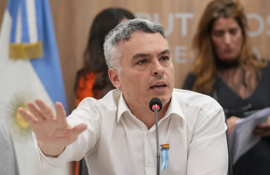 "El presupuesto queda ahora un poco herido en su objetivo de super&aacute;vit fiscal", advirti&oacute; Paul&oacute;n.
