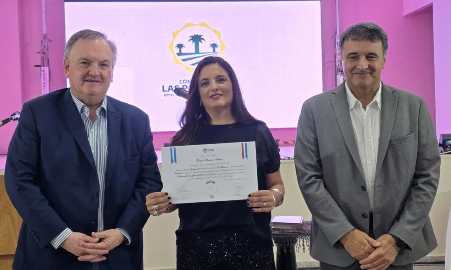 Felipe Michlig, Dana Astore y Marcelo Gonz&aacute;lez, durante la ceremonia.