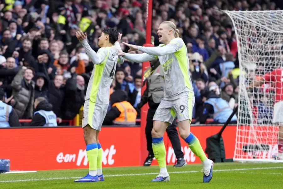 El Manchester City da pelea en la Premier League.