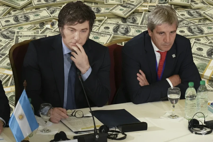 El presidente Javier Milei y el ministro de Econom&iacute;a, Luis Caputo.