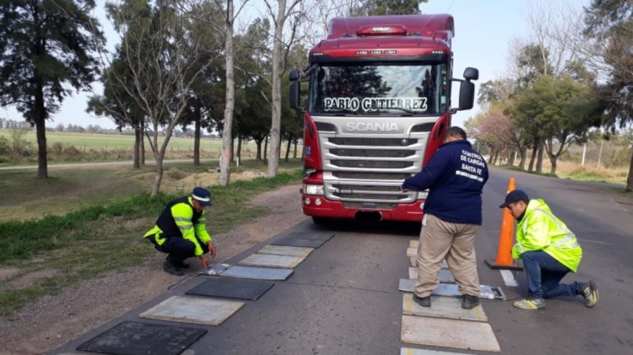 Multas por exceso de peso en camiones.