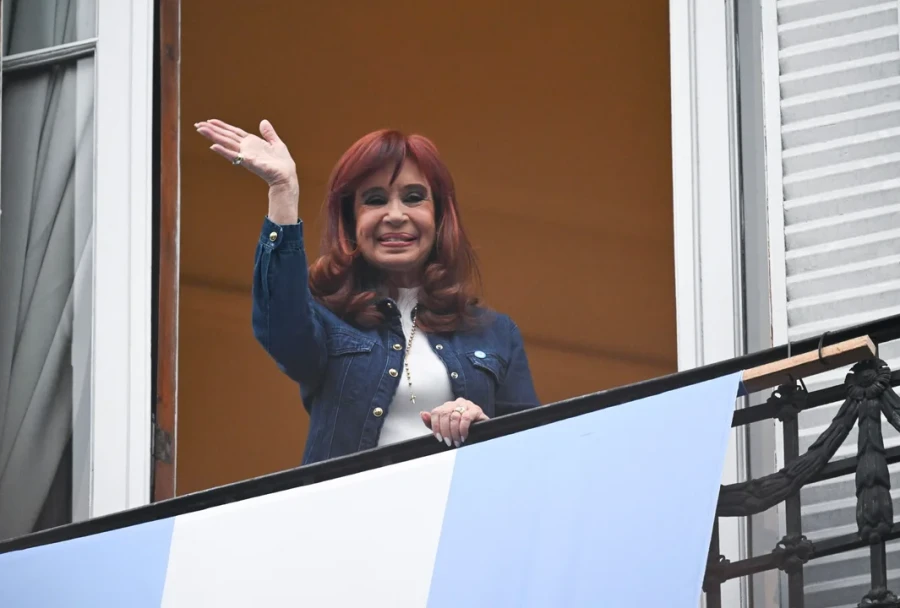 Cristina Kirchner evoluciona bien tras la operaci&oacute;n.