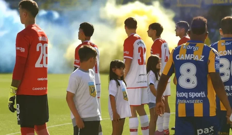 Los jugadores de Estudiantes fueron sancionados por infringir las reglas protocolares ante Rosario Central.