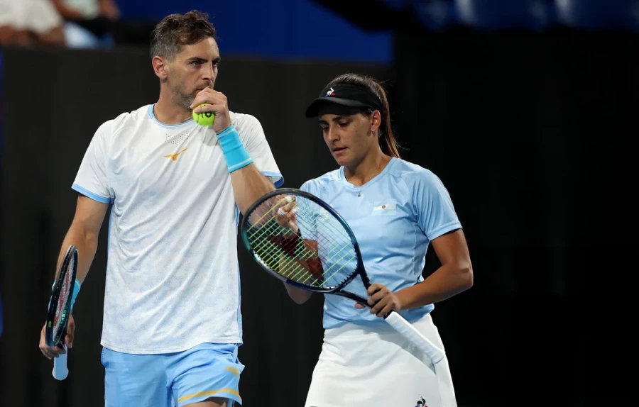 DUPLA. Andreozzi-Carl&eacute; no pudieron en el doble mixto.