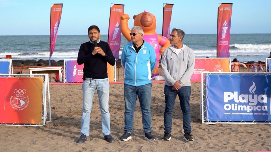 PRESENTACION. Pullaro junto a Moccia y Neme.