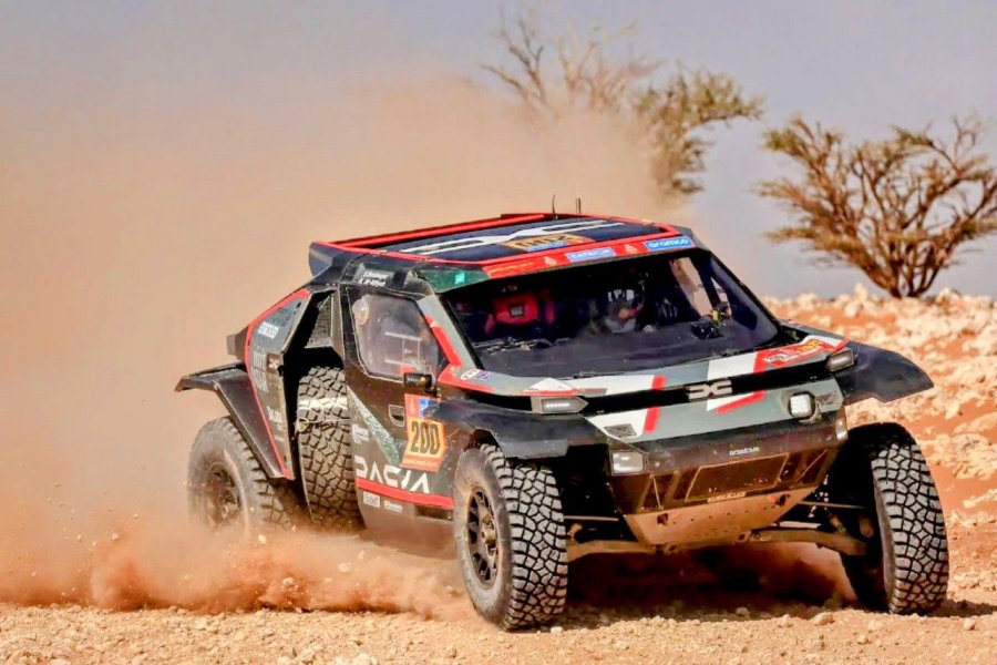 Nasser Al-Attiyah - Fabi&aacute;n Lurquin ganaron la etapa y lideran la general con el Dacia.
