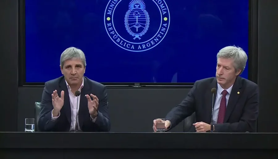 ECONOM&Iacute;A. Caputo y Bausili fijaron una nueva estrategia para comprar divisas.