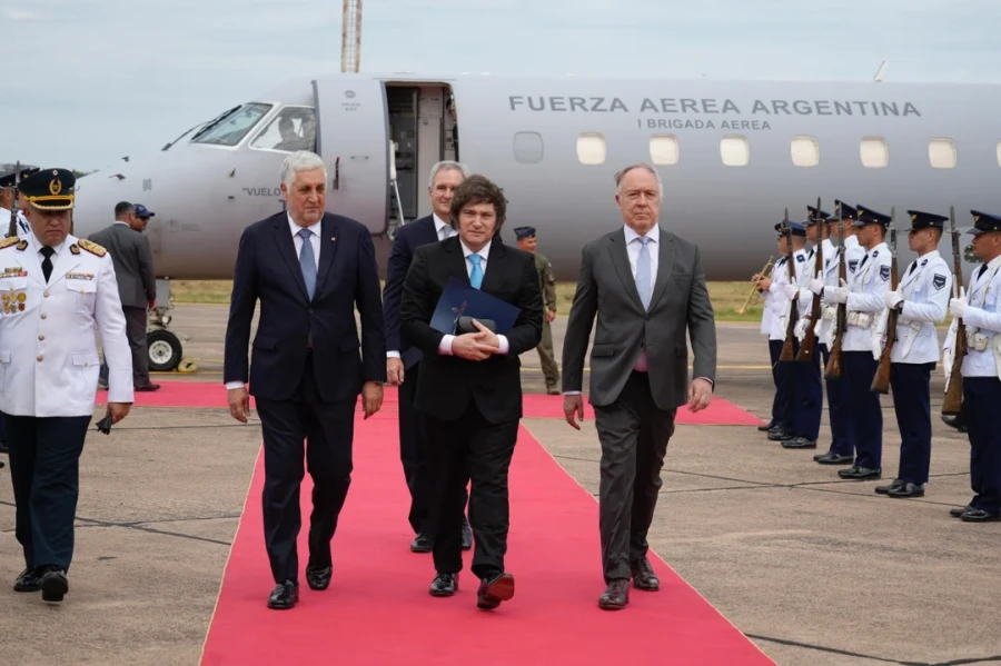 Milei lleg&oacute; a Paraguay para la firma del acuerdo Mercosur-Uni&oacute;n Europea.