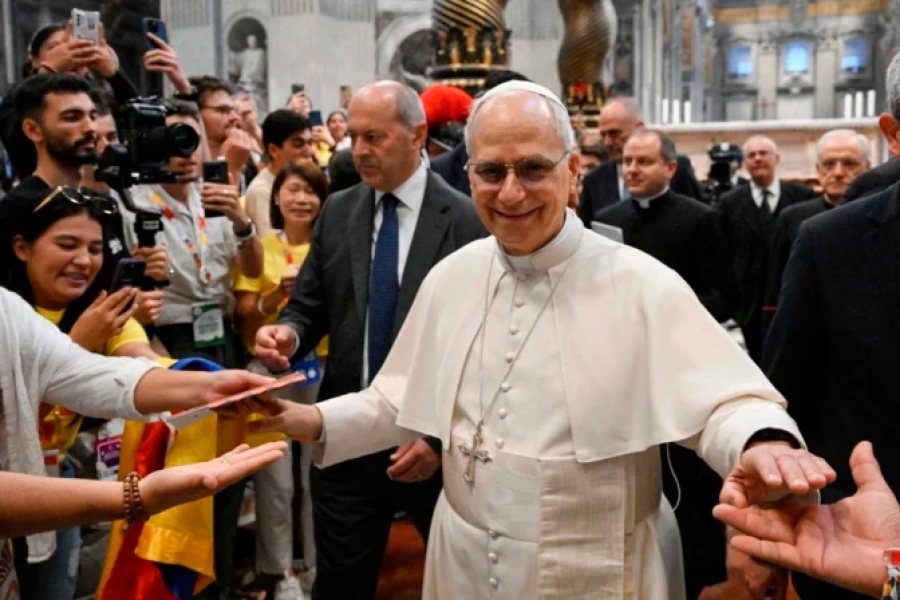 El Papa Le&oacute;n XIV en la Bas&iacute;lica de San Pedro durante el encuentro que tuvo con los misioneros digitales durante el Jubileo de la Esperanza.