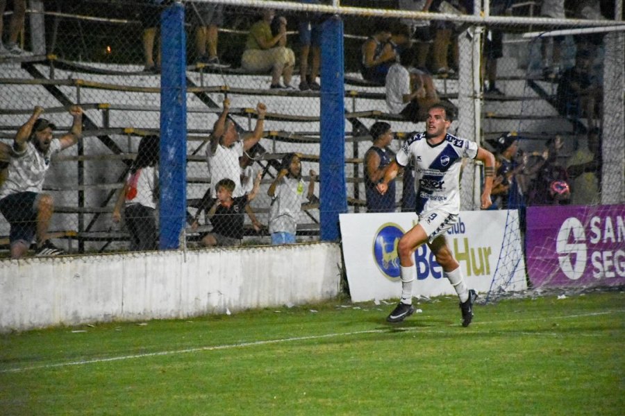 GOLEADOR. Juan Bono es clave para la BH.