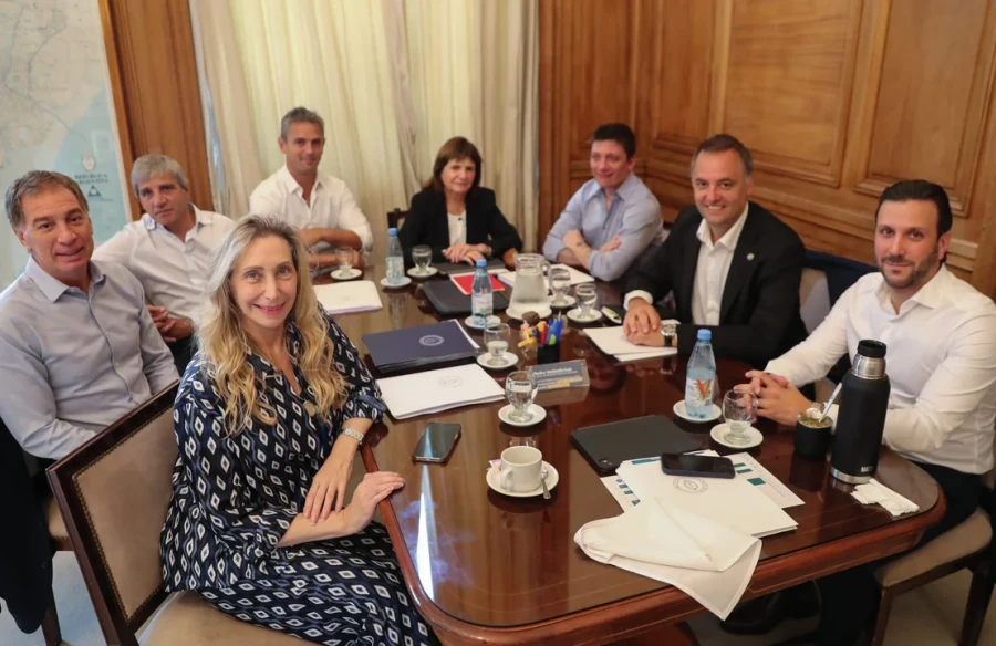La mesa pol&iacute;tica se vuelve a reunir este mediod&iacute;a.