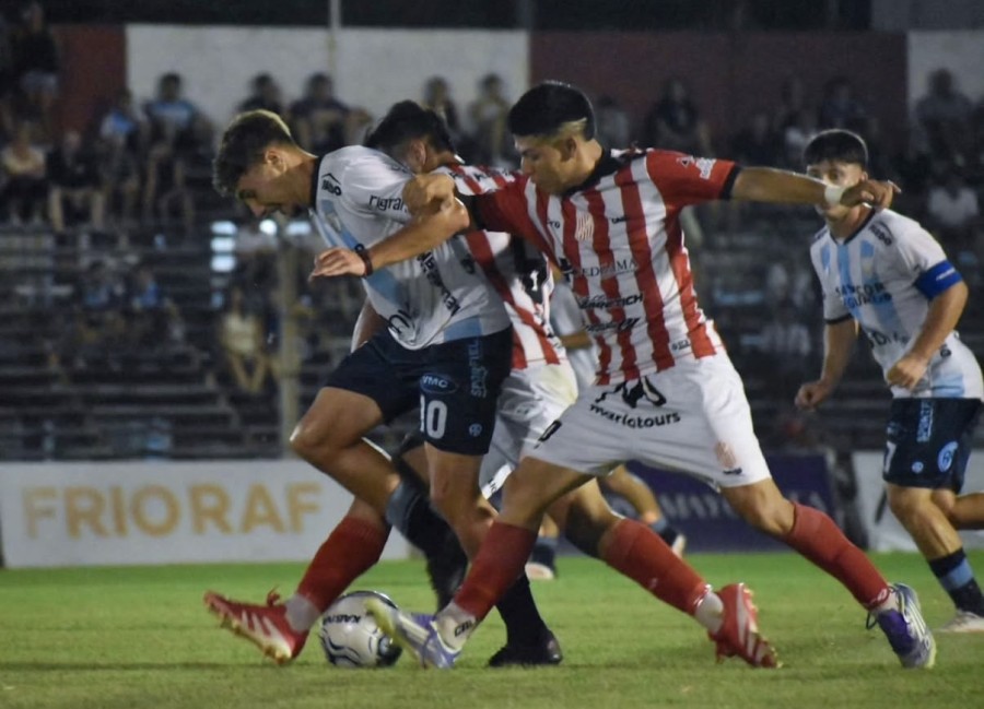 El Le&oacute;n y la Crema igualaron sin goles
