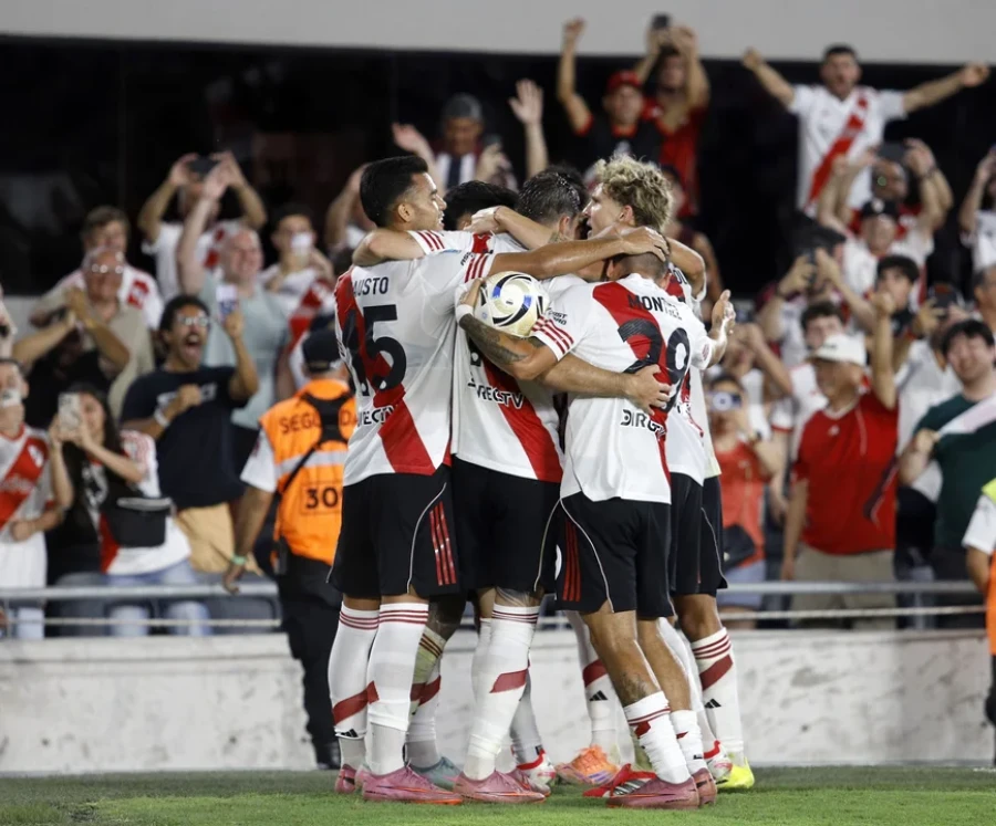 DE LOCAL VA POR TRES PUNTOS. River quiere festejar y seguir arriba.