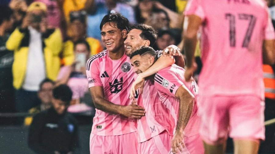 Lionel Messi convirti&oacute; el 1-0 con un golazo ante Barcelona SC.