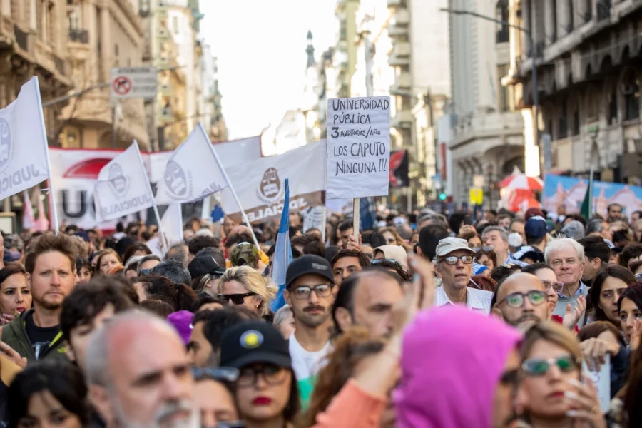El Gobierno debi&oacute; soportar protestas contra el veto a la Ley de Financiamiento Universitario.