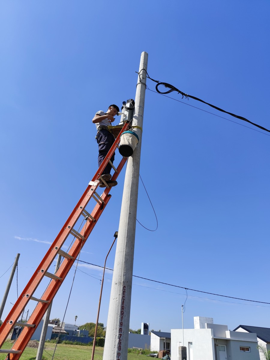 Cuadrilla comunal en plena labor.