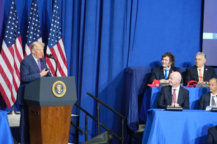 Milei, en el Consejo de la Paz de Trump, junto al presidente de la FIFA, Gianni Infantino, entre otros.
