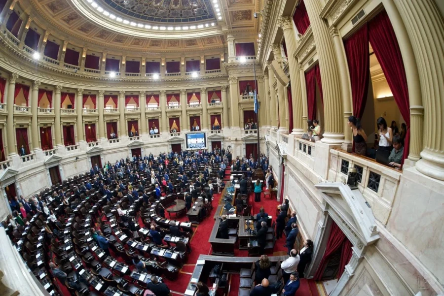 Diputados aprob&oacute; la reforma laboral con 135 votos y 115 rechazos.