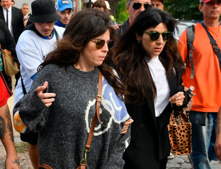 Dalma y Gianinna Maradona cruzaron con dureza a Macri.