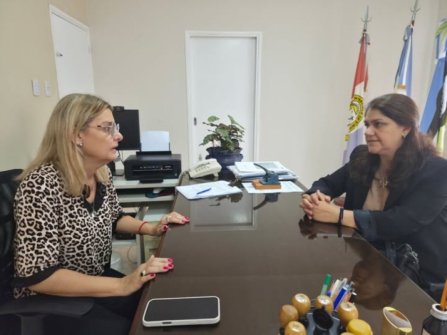 Zulma Maciel y ana Paula Toselli durante el encuentro.