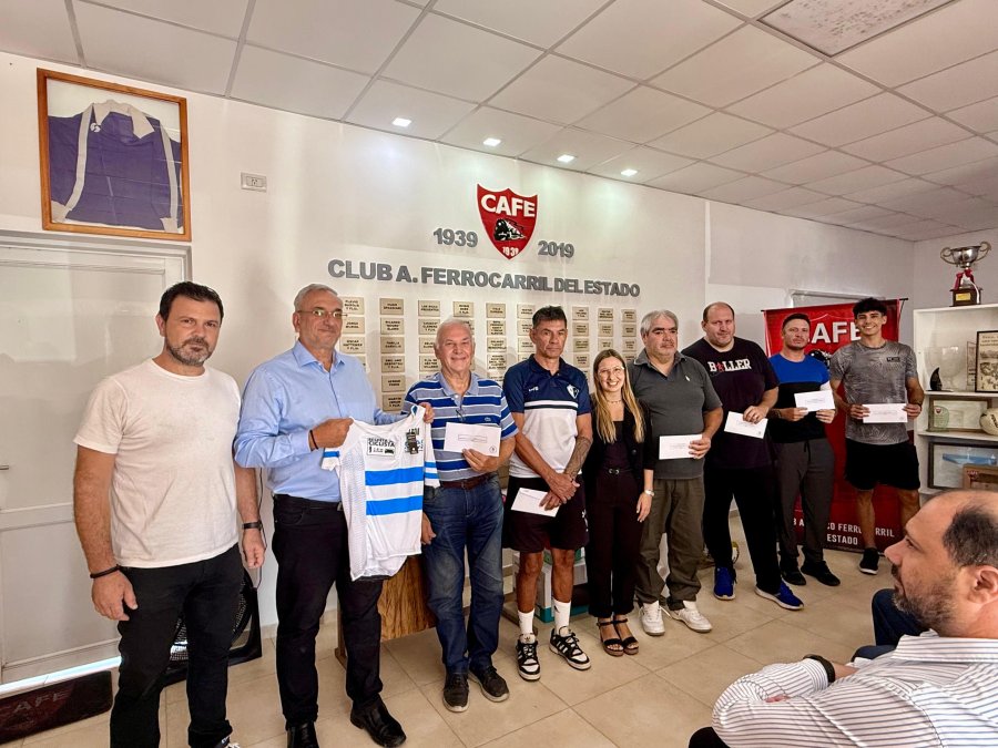 APOYO. Clubes y deportistas recibieron aportes.