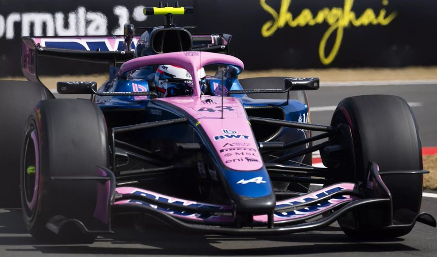 AVANZO. Colapinto dej&oacute; buena imagen en la carrera corta.