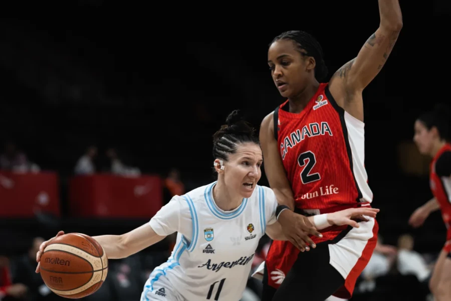 CONTROLADA. Las canadienses no le dieron resquicios a Melisa Gretter.