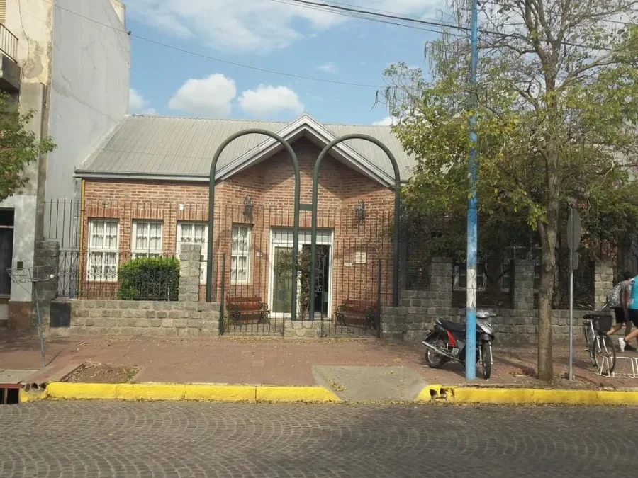 Fachada de la instituci&oacute;n educativa del Bv. Lehmann.