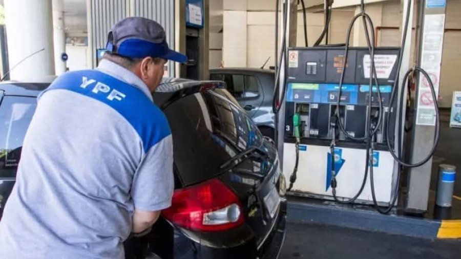 COMBUSTIBLES. El precio en las estaciones de servicio refleja como un espejo lo que sucede en los mercados internacionales.