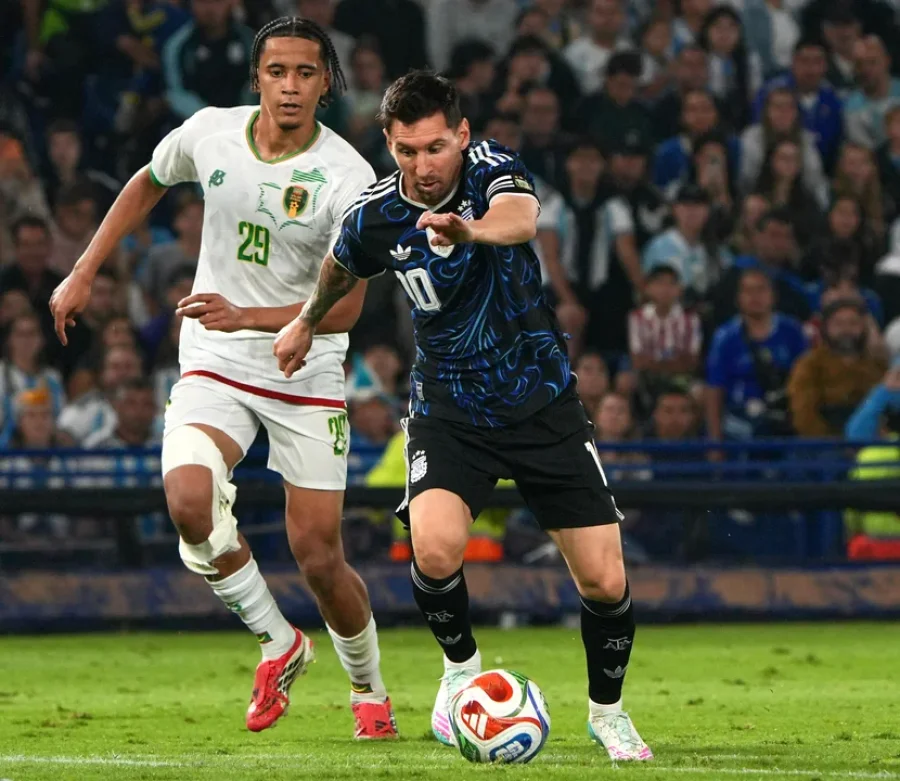 MESSI INGRES&Oacute; EN EL COMPLEMENTO.