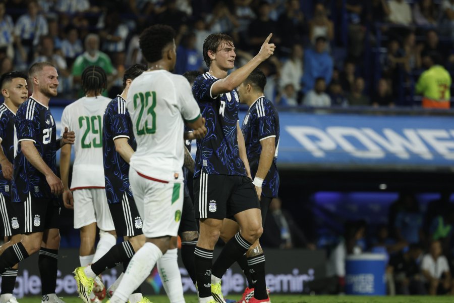 Lo positivo, frente a Mauritania Nico Paz convirti&oacute; su primer gol con la Selecci&oacute;n argentina. (FOTO X@SELECCION)