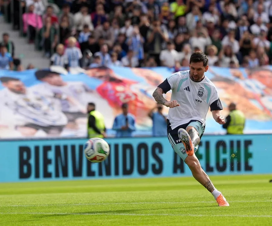 Messi estar&iacute;a desde el arranque ante Zambia.