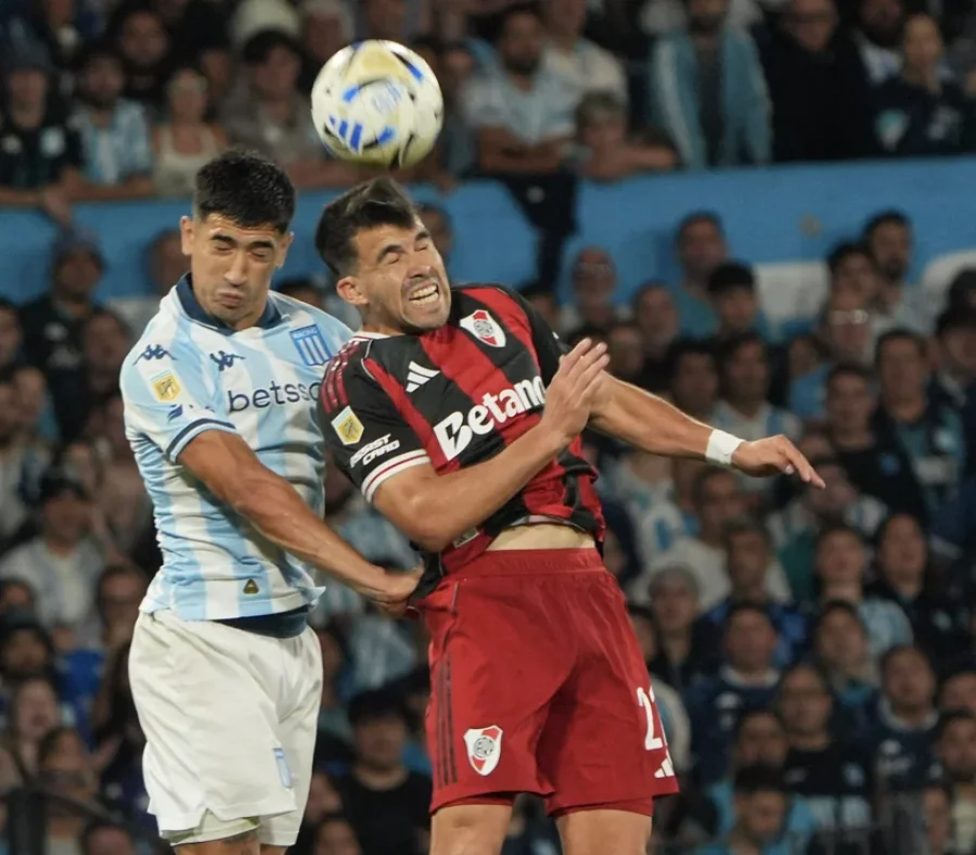 Imagen del &uacute;ltimo partido entre Racing y River.