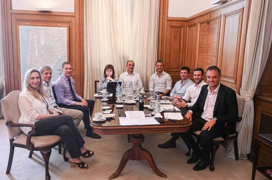 La mesa pol&iacute;tica se re&uacute;ne en Casa Rosada.