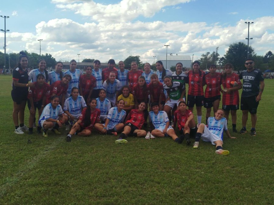 CONFRATERNIDAD. Equipos de Atl&eacute;tico y 9 de Julio.